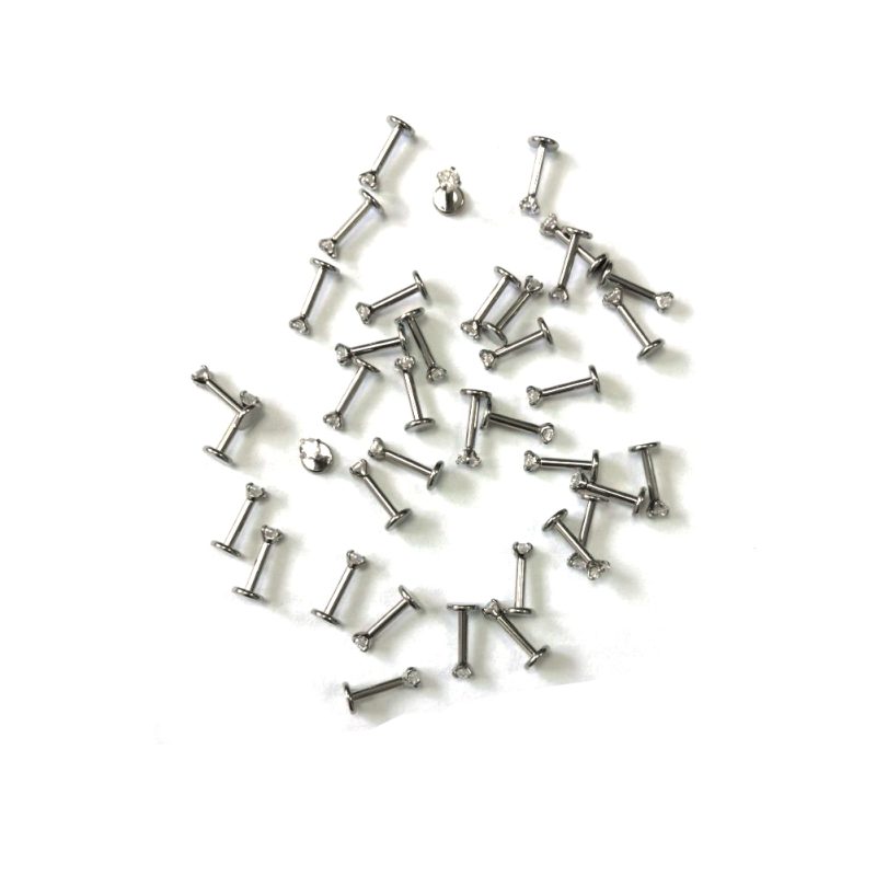 4 Claw Lip Studs